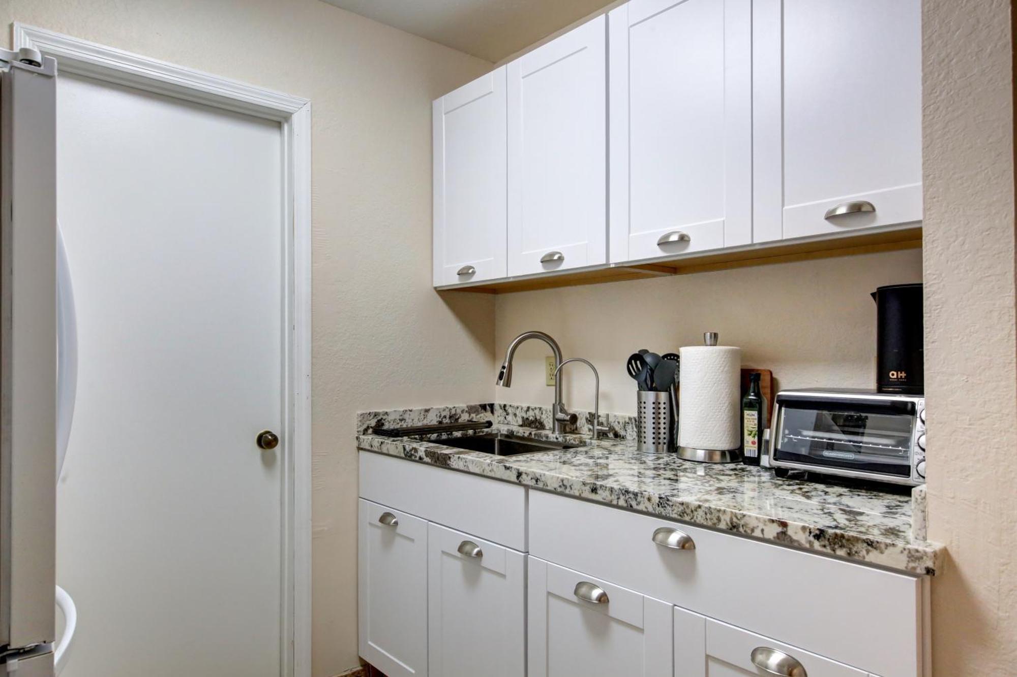 A Cozy Casita In Moon Valley-phoenix With Patio & Bbq